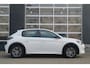 Peugeot e-208 EV Active Pack 50 kWh | SOH 90.4 % | Apple Carplay / Android Auto | Keyless | Cruise Control | Licht Metalen Velgen | | Airco (automatisch) | Bots waarschuwing systeem | Connected services