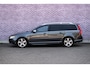 Volvo V70 2.0T Automaat R-Edition | Park assist voor en achter | Parkeercamera | Trekhaak | Stoelverwarming |