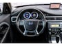 Volvo V70 2.0T Automaat R-Edition | Park assist voor en achter | Parkeercamera | Trekhaak | Stoelverwarming |