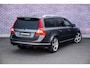 Volvo V70 2.0T Automaat R-Edition | Park assist voor en achter | Parkeercamera | Trekhaak | Stoelverwarming |