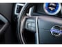 Volvo V70 2.0T Automaat R-Edition | Park assist voor en achter | Parkeercamera | Trekhaak | Stoelverwarming |