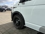 Volkswagen Transporter 2.0 TDI L2H1 150pk | 3 Zits | Achterklep | PDC | Laadruimte bekleding Cruise control |  Bijrijdersbank