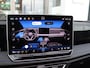 Volkswagen Tiguan 1.5 272 pk eHybrid R-Line Edition | Blackstyle | Zwenkbare Trekhaak | Panoramadak | Head-up Display | Elektr. Verst. Voorstoelen | Achteruitrij Camera | Voorstoelen + Stuur Verwarmd | Elektrische Achterklep | Matrix Led Koplampen |