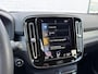 Volvo XC40 1.5 T5 Recharge R-Design | Plug-in Hybrid (PHEV) | Panoramadak | Elektrisch Verstelbare Voorstoelen | Harman Kardon Audio | 360 Graden Camera | Stoelverwarming | Trekhaak | Lederen Bekleding
