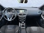 Volvo V40 2.0 T2 Momentum | Navigatie | trekhaak | LED Koplampen | Parkeersensoren | High Performance Audio | Lichtmetalen Velgen 17 inch