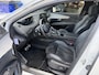 Peugeot 3008 1.6 HYbrid 225 GT | Meest Complete Uitvoering | Afneembare trekhaak 1250 KG | Schuif Kantel Panoramadak | Focal l Alcantara / Massage Stoelen | Full LED | Keyless Pakket | Night Vision | 360 Graden Camera | 19 Inch Velgen | Navigatie | Adaptieve Cruise Control |