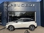 Peugeot 3008 1.6 HYbrid 225 GT | Meest Complete Uitvoering | Afneembare trekhaak 1250 KG | Schuif Kantel Panoramadak | Focal l Alcantara / Massage Stoelen | Full LED | Keyless Pakket | Night Vision | 360 Graden Camera | 19 Inch Velgen | Navigatie | Adaptieve Cruise Control |