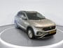 Volkswagen T-Roc 1.0 TSI 110pk Life · Camera · Apple/Android Car Play · P-Sensoren · Airco · Navigatie · 16'' Inch ·