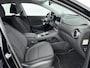 Hyundai Kona Electric EV FASHION 64 kWh | DODEHOEK DETECTIE | PDC | 3 FASEN | WARMTEPOMP | CAMERA | CLIMA | CRUISE ADAPT. | NAVI | STOELVERWARMING | STUURVERWARMING | PRIVACY GLASS |