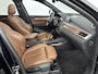 BMW X1 sDrive20i ORANGE EDITION II | SCHUIFDAK | LEDER | CLIMA | CRUISE | NAVI | 18'' LM VELGEN | ELEKTRISCHE ACHTERKLEP | VERWARMDE VOORSTOELEN |