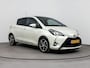 Toyota Yaris 1.5 HYBRID PREMIUM | NAVI | CAMERA | CLIMA | CRUISE | LEDER | 16'' LM VELGEN | PANORAMADAK | AUTOMAAT | HYBRID |