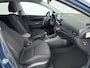 Hyundai i20 1.0 T-GDI PREMIUM SKY | OPEN DAK | NAVI | CAMERA | STOEL- & STUURVERWARMING | CRUISE | CLIMA | DODHOEK DETECTIE | 16'' LM VELGEN | FABREIKSGARANTIE GELDIG T/M 11-2029! |