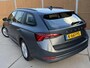 Skoda Octavia Combi 1.0 TSI Business Edition Trekhaak afneembaar | Elektrisch bedienbare achterklep | LED verlichting | Climate & cruise control | Navigatiesysteem | Apple CarPlay/Android Auto | Parkeersensoren voor en achter