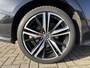 Volvo V60 2.0 B3 Momentum Advantage | Trekhaak | Lederen Bekleding | Stoelverwarming | Achteruitrijcamera | Parkeersensoren | BLIS | Cruise Control Adaptief | Verwarmde Voorruit | Navigatie | Apple Carplay | Android Auto