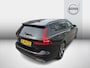 Volvo V60 2.0 B3 Momentum Advantage | Trekhaak | Lederen Bekleding | Stoelverwarming | Achteruitrijcamera | Parkeersensoren | BLIS | Cruise Control Adaptief | Verwarmde Voorruit | Navigatie | Apple Carplay | Android Auto