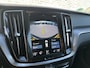 Volvo V60 2.0 B3 Momentum Advantage | Trekhaak | Lederen Bekleding | Stoelverwarming | Achteruitrijcamera | Parkeersensoren | BLIS | Cruise Control Adaptief | Verwarmde Voorruit | Navigatie | Apple Carplay | Android Auto