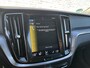 Volvo V60 2.0 B3 Momentum Advantage | Trekhaak | Lederen Bekleding | Stoelverwarming | Achteruitrijcamera | Parkeersensoren | BLIS | Cruise Control Adaptief | Verwarmde Voorruit | Navigatie | Apple Carplay | Android Auto