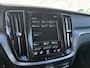 Volvo V60 2.0 B3 Momentum Advantage | Trekhaak | Lederen Bekleding | Stoelverwarming | Achteruitrijcamera | Parkeersensoren | BLIS | Cruise Control Adaptief | Verwarmde Voorruit | Navigatie | Apple Carplay | Android Auto