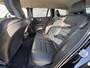 Volvo V60 2.0 B3 Momentum Advantage | Trekhaak | Lederen Bekleding | Stoelverwarming | Achteruitrijcamera | Parkeersensoren | BLIS | Cruise Control Adaptief | Verwarmde Voorruit | Navigatie | Apple Carplay | Android Auto