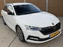 Skoda Octavia Combi 1.0 e-TSI Sport Automaat Trekhaak uitklapbaar | LED verlichting | Sfeerverlichting | Climate & cruise control | Lichtmetalen velgen 18 inch | Sportonderstel | Zwart optiek | Parkeersensoren voor en achter