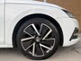 Skoda Octavia Combi 1.0 e-TSI Sport Automaat Trekhaak uitklapbaar | LED verlichting | Sfeerverlichting | Climate & cruise control | Lichtmetalen velgen 18 inch | Sportonderstel | Zwart optiek | Parkeersensoren voor en achter