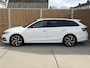 Skoda Octavia Combi 1.0 e-TSI Sport Automaat Trekhaak uitklapbaar | LED verlichting | Sfeerverlichting | Climate & cruise control | Lichtmetalen velgen 18 inch | Sportonderstel | Zwart optiek | Parkeersensoren voor en achter
