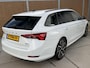 Skoda Octavia Combi 1.0 e-TSI Sport Automaat Trekhaak uitklapbaar | LED verlichting | Sfeerverlichting | Climate & cruise control | Lichtmetalen velgen 18 inch | Sportonderstel | Zwart optiek | Parkeersensoren voor en achter