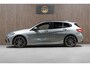 BMW 1-Serie 118i M-Sport Pano HUD HK Muziek Kuipstoelen BTW