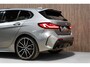 BMW 1-Serie 118i M-Sport Pano HUD HK Muziek Kuipstoelen BTW