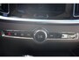 Volvo V60 2.0 B3 Momentum Advantage | Trekhaak | Lederen Bekleding | Stoelverwarming | Achteruitrijcamera | Parkeersensoren | Navigatie | Apple Carplay | Android Auto