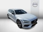 Volvo V60 2.0 B3 Momentum Advantage | Trekhaak | Lederen Bekleding | Stoelverwarming | Achteruitrijcamera | Parkeersensoren | Navigatie | Apple Carplay | Android Auto