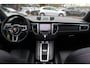 Porsche Macan 2.0 / Trekhaak / Panoramadak / Camera / Adaptieve Stoelen / 21'' / Luchtvering / Stoelverwarming / Cruise control