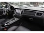 Porsche Macan 2.0 / Trekhaak / Panoramadak / Camera / Adaptieve Stoelen / 21'' / Luchtvering / Stoelverwarming / Cruise control