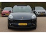 Porsche Macan 2.0 / Trekhaak / Panoramadak / Camera / Adaptieve Stoelen / 21'' / Luchtvering / Stoelverwarming / Cruise control
