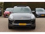Porsche Macan 3.0 S / NL Auto! / 2e Eign. / Panoramadak / Camera / Adaptieve Stoelen / Luchtvering / 21'' / Bose / Sportdesign&Chrono / Stoelventilatie / Stuur+Stoelverwarming / Dodehoek / DAB / Cruise Control