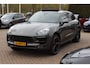 Porsche Macan 3.0 S / NL Auto! / 2e Eign. / Panoramadak / Camera / Adaptieve Stoelen / Luchtvering / 21'' / Bose / Sportdesign&Chrono / Stoelventilatie / Stuur+Stoelverwarming / Dodehoek / DAB / Cruise Control
