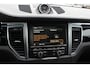 Porsche Macan 3.0 S / NL Auto! / 2e Eign. / Panoramadak / Camera / Adaptieve Stoelen / Luchtvering / 21'' / Bose / Sportdesign&Chrono / Stoelventilatie / Stuur+Stoelverwarming / Dodehoek / DAB / Cruise Control