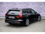 Volvo V60 2.0 B3 Business Pro | Trekhaak | Lederen Bekleding | Stoelverwarming | BLIS | Cruise Control Adaptief | Achteruitrijcamera | Parkeersensoren | Keyless Entry | Navigatie | Apple Carplay | Android Auto
