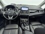 BMW 2-Serie Active Tourer 225xe iPERFORMANCE HIGH EXECUTIVE | SCHUIF/KANTEL DAK | NAVI | CRUISE | CLIMA | CAMERA | LEDER | PDC | ELEKTRISCHE ACHTERKLEP | HARMAN KARDON | HYBRID | AUTOMAAT |