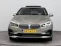 BMW 2-Serie Active Tourer 225xe iPERFORMANCE HIGH EXECUTIVE | SCHUIF/KANTEL DAK | NAVI | CRUISE | CLIMA | CAMERA | LEDER | PDC | ELEKTRISCHE ACHTERKLEP | HARMAN KARDON | HYBRID | AUTOMAAT |