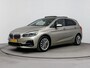 BMW 2-Serie Active Tourer 225xe iPERFORMANCE HIGH EXECUTIVE | SCHUIF/KANTEL DAK | NAVI | CRUISE | CLIMA | CAMERA | LEDER | PDC | ELEKTRISCHE ACHTERKLEP | HARMAN KARDON | HYBRID | AUTOMAAT |