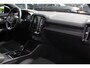 Volvo XC40 Recharge P8 AWD R-Design / SoH 92,1% / Trekhaak / Panoramadak / Camera / Keyless / Harman Kardon / 19'' / Half leder / Stuur+Stoelverwarming / DAB / Dodehoek / ACC
