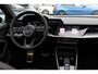 Audi A3 Sportback 45 TFSI e S edition Competition / Trekhaak / Panoramadak / CarPlay / Matrix LED / Keyless / Parkeerhulp V+A / 18'' / Half leder / Navigatie / DAB / Dodehoek / Stoelverwarming / ACC