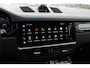 Porsche Cayenne Coupé 3.0 E-Hybrid Platinum Edition / Panoramadak / 360Camera / Luchtvering / 21'' / Sfeerverlichting / Sportchrono / Bose / Keyless / Sportuitlaat / Dodehoek / DAB / Stoelverwarming / ACC