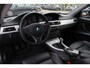 BMW 3-Serie Coupé 320i Corporate Lease Mineralgrey Ed. / Leder / Navigatie / 18'' / Parkeerhulp achter / Sportstoelen / Stoelverwarming / Cruise Control / Audio Premium