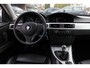BMW 3-Serie Coupé 320i Corporate Lease Mineralgrey Ed. / Leder / Navigatie / 18'' / Parkeerhulp achter / Sportstoelen / Stoelverwarming / Cruise Control / Audio Premium