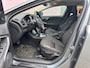 Volvo V40 Cross Country 1.5 T3 Momentum | Navigatie | Stoelverwarming | Trekhaak | BLIS | Cruise Control Adaptief | Achteruitrijcamera | Parkeersensoren | Lichmetalen Velgen 17 inch