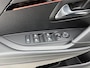 Peugeot e-208 EV GT Pack 50 kWh 136pk Automaat | Navigatie | Climate Control | Cruise Control | Camera | 17"LMV | Dodehoekdetectie | LED | Apple Carplay/Android Auto |