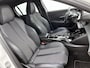 Peugeot e-208 EV GT Pack 50 kWh 136pk Automaat | Navigatie | Climate Control | Cruise Control | Camera | 17"LMV | Dodehoekdetectie | LED | Apple Carplay/Android Auto |