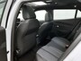 Peugeot e-2008 EV Allure 50 kWh 136pk Automaat | 3 Fase | Schuif-/Kanteldak | Navigatie | Rondomzicht Camera | LED | 17"LMV | Climate Control | Cruise Control | Dodehoekdetectie | Apple Carplay/Android Auto |